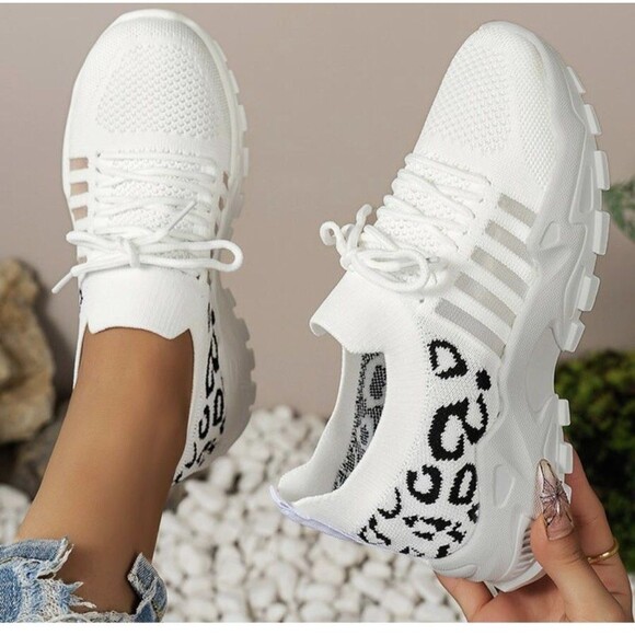 Women's White Sneakers with Leopard Print Size 8.5 Lightweight NEW!! CUTE!! - Picture 1 of 7